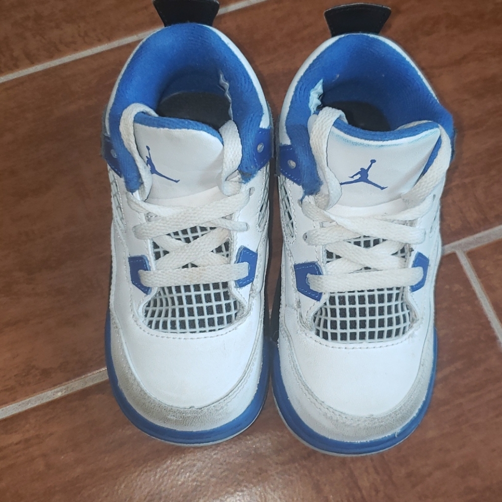 Toddler sneakers